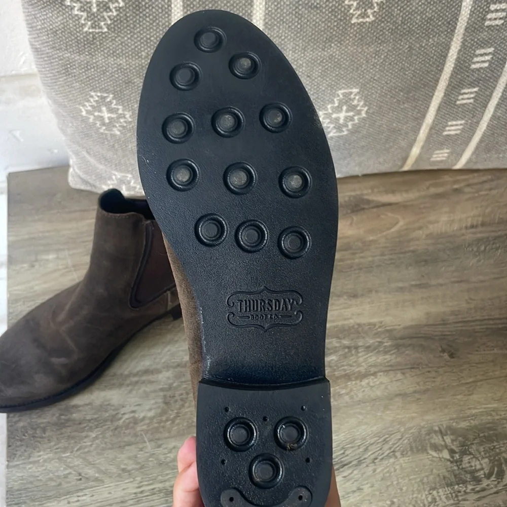 Women’s Chelsea boots